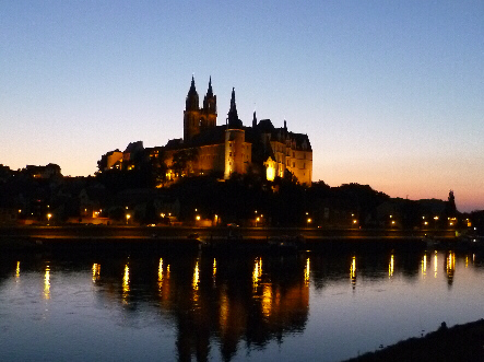 Albrechtburg bei Nacht